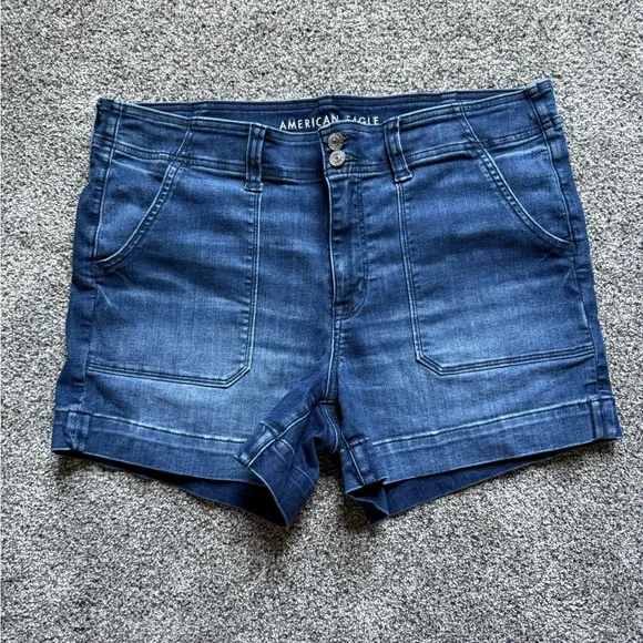 American Eagle Midi Shorts - Picture 1 of 3